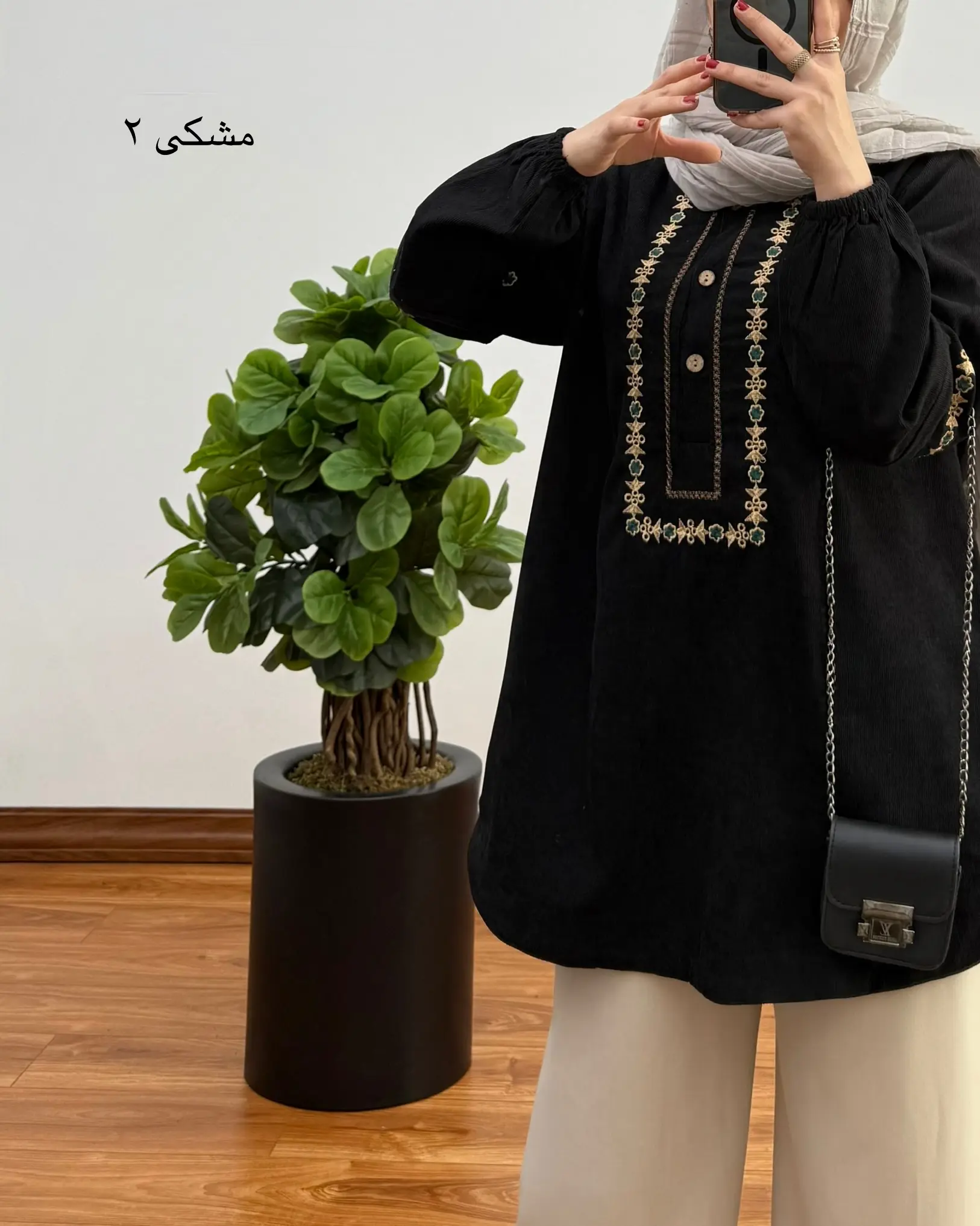 مانتو گلدوزی فروغ ۱